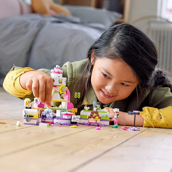 LEGO Friends Baking Competition - Image 2